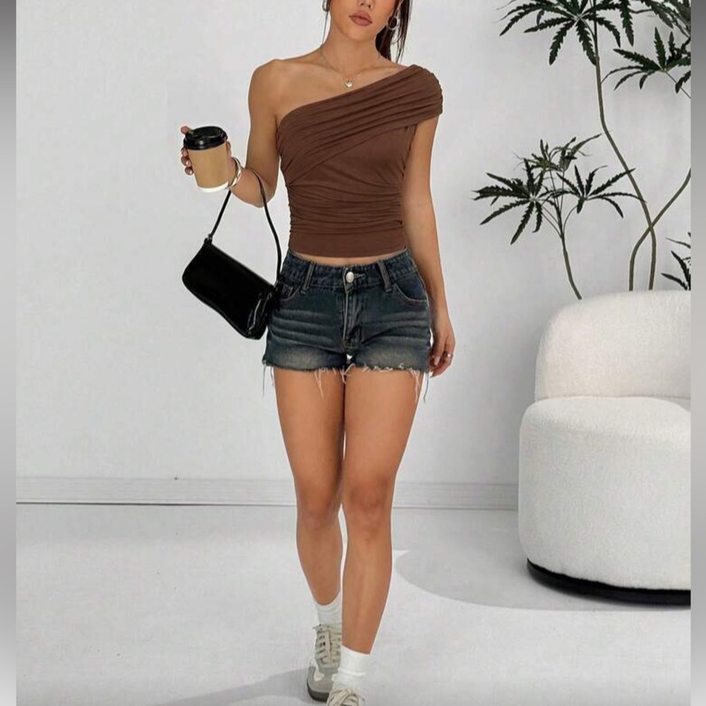 One-Shoulder Ruched Tank Top in Brown - Picture 3 of 7